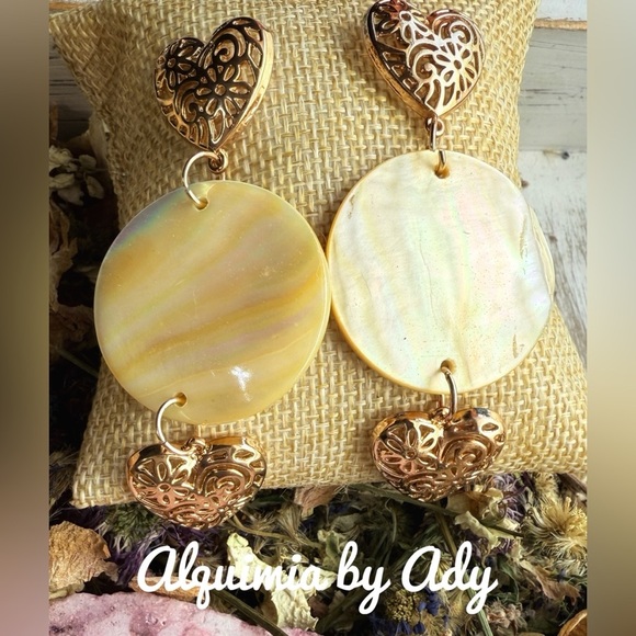 Alquimia Gold and Cream Heart Earrings - Picture 1 of 1